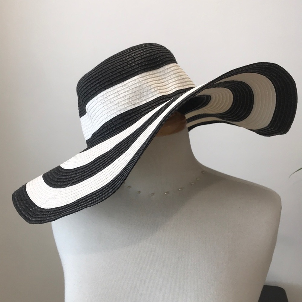 Chic striped hat